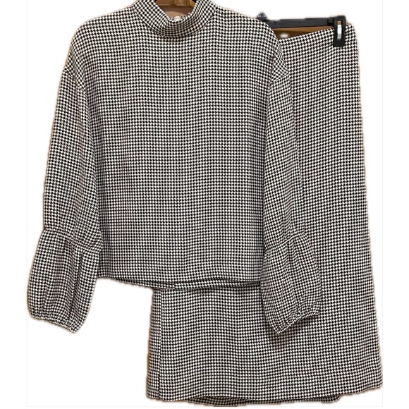 Chic Houndstooth Top and Skirt Ensemble - Picture 1 of 2